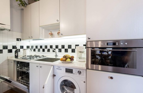 Duomo Appartement | Il Battistero Apt - Luxury Apartments at 20 steps from Duomo; Elevator equipped.