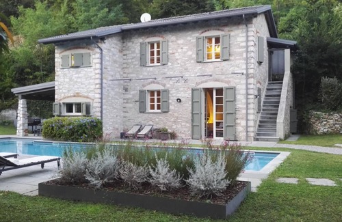 Seravezza Villa | Il Borgo Mediceo: détendez-vous près de la plage!