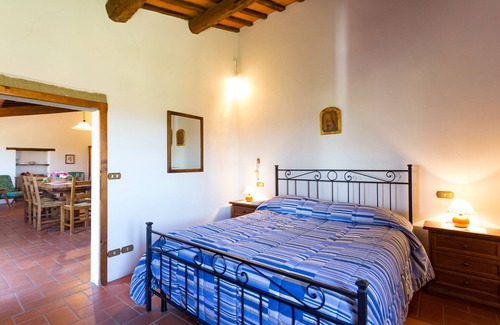 Borghetto Autre | Il Castello Apartment in Farmhouse with swimming pool overlooking Lake Trasimeno