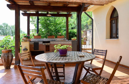 Castelbuono Villa | Il Ciliegio ,'Le calme et la tranquillité sont notre carte de visite'