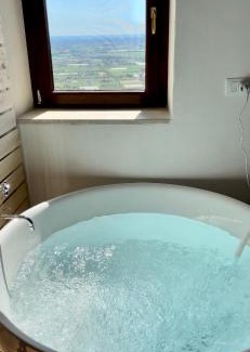 Norma Appartement | il Fienile Suite con terrazza panoramica a strapiombo