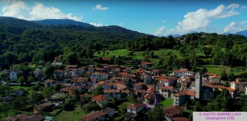 Brovello-Carpugnino Maison | Il Gatto Ombrellaio