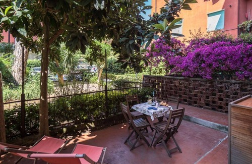 Cinque Terre Appartement | Il Giardino di Ada Ground Floor Studio with AC and Patio