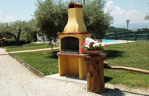 Deruta Maison | Il Pino: appartement dans ferme de campagne, à 15 minutes de Assise