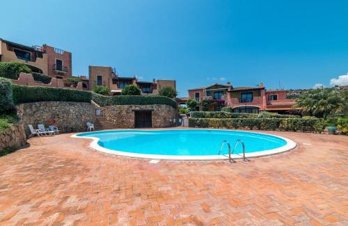 Porto San Paolo Appartement | Il Poggio A3 With Shared Pool - Happy Rentals