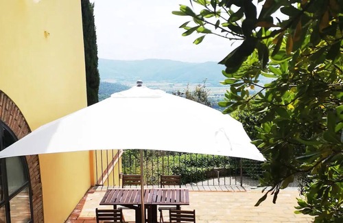 Cortona Cottage | Il ponticello Cortona Charmful cottage in the woods 5 min from Cortona