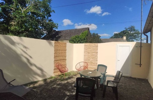 Saint-Vincent-sur-Oust Maison | Ile aux pies, petite maison