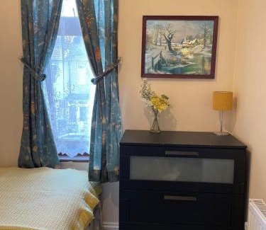 Loxford Maison | Ilford Express Room in East London