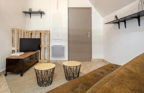 Etampes Appartement | iLOC Appartement Étampes, Place Saint Gilles