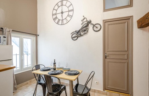 Etampes Appartement | iLOC Appartement Étampes, Place Saint Gilles