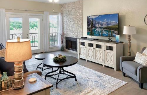 Highland Lake Estates Maison | ILT 3221 Lakeside Serenity
