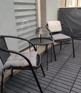 Bad Schmiedeberg Appartement | Im Herzen der Kurstadt, Balkon, Küche, Blick ins Grüne, radfreundlich