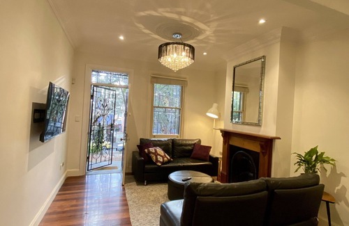 Redfern Maison | Immaculate 3 Bed City Home - Close to Everything