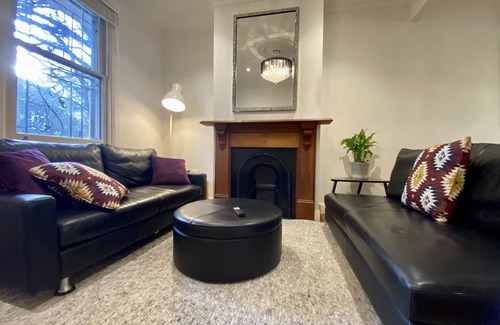 Redfern Maison | Immaculate 3 Bed City Home - Close to Everything