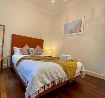 Redfern Maison | Immaculate 3 Bed City Home - Close to Everything!