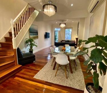 Redfern Maison | Immaculate 3 Bed City Home - Close to Everything!