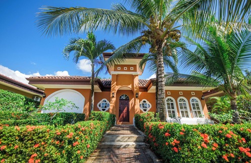 Bejuco Villa | Immaculate 3 bedroom, 3 bathroom private villa