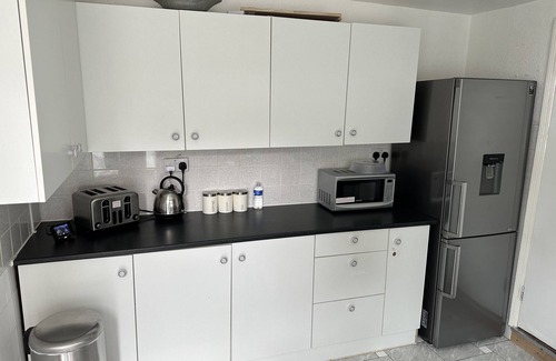 Enfield Lock Maison | Immaculate 4-Bed House in Enfield near Enfield loc