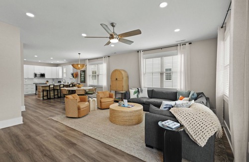 Garden City Maison | Immaculate 5BR Retreat- Pool and More! The Blue Palm