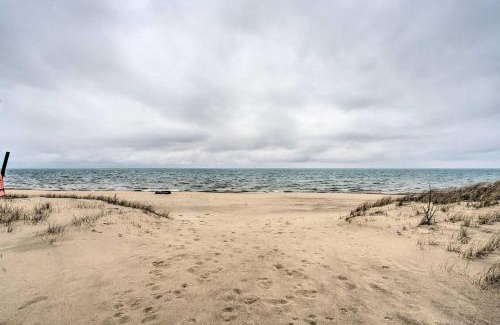 Miller Beach Maison | Immaculate Family Townhome - Walk to Beach!
