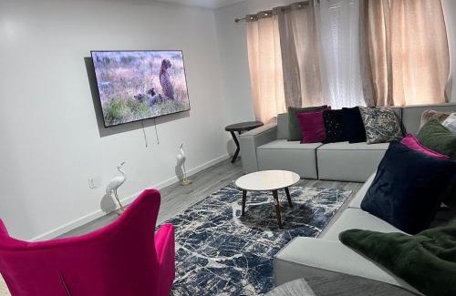 Newark Appartement | Immaculate Luxury 3KINGs Bed, 2 Bath