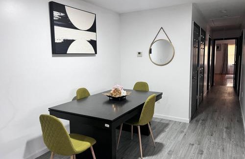 Newark Appartement | Immaculate Luxury 3KINGs Bed, 2 Bath
