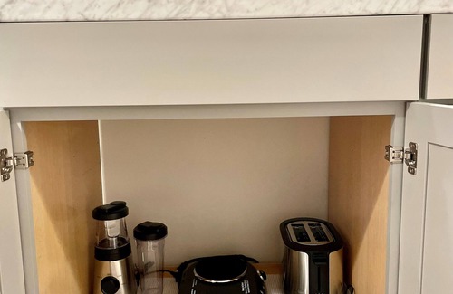 Bergenfield Appartement | Immaculate Newly Renovated 1 Bedroom Apt Near NYC