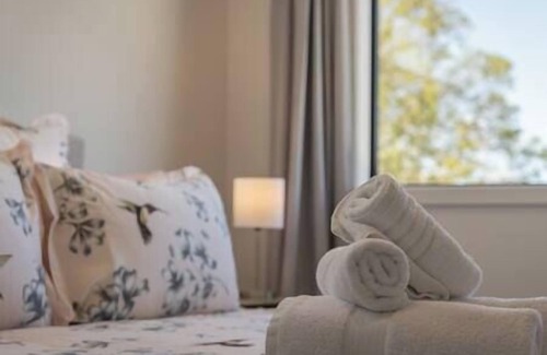 Linwood Appartement | Immerse Yourself in Contemporary Retreat in CBD U2, Immerse Yourself in Contemporary Retreat in CBD