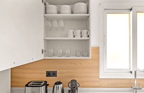El Viso Appartement | Immpecable Chamartín 2BR w/terrace, by Blueground
