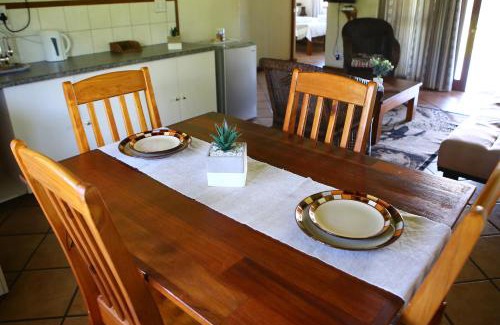 Krugersdorp Chalet De Ski | Impangele Lodge