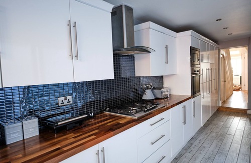 Ramsgate Maison | Impeccable 6-Bed House in Ramsgate, Harbour views
