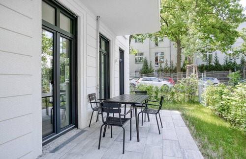 Charlottenburg Appartement | Impeccable Charlottenburg 2BR w/ beautiful Garden, by Blueground