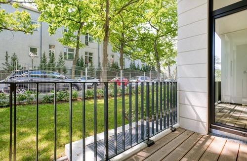 Charlottenburg Appartement | Impeccable Charlottenburg 2BR w/ beautiful Garden, by Blueground