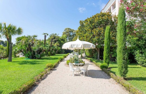 Cap-d'Antibes Maison | Imperial Villa "Chateau Algarve" in Cap d'Antibes
