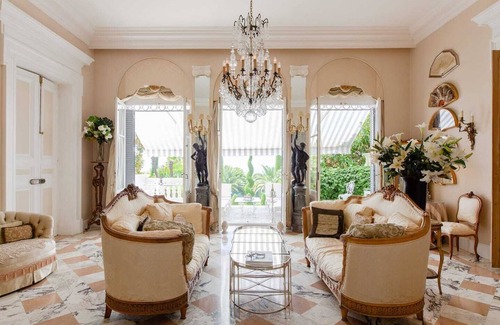 Cap-d'Antibes Maison | Imperial Villa "Chateau Algarve" in Cap d'Antibes