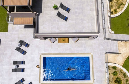 Kato Galatas Villa | Sea front Villa Family & Groups majestic view H.Pool Gym Sauna Jacuzzi