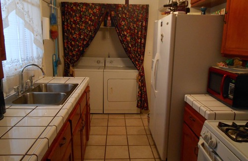 Los Angeles Appartement | Impressionnant appartement 1Br / 1Ba entièrement à vous, situé à Los Angeles, Californie.