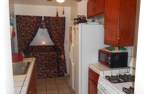 Los Angeles Appartement | Impressionnant appartement 1Br / 1Ba entièrement à vous, situé à Los Angeles, Californie.