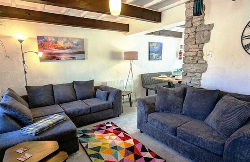 Meathop Maison | Impressive 3-bed cottage on 9-acres of land
