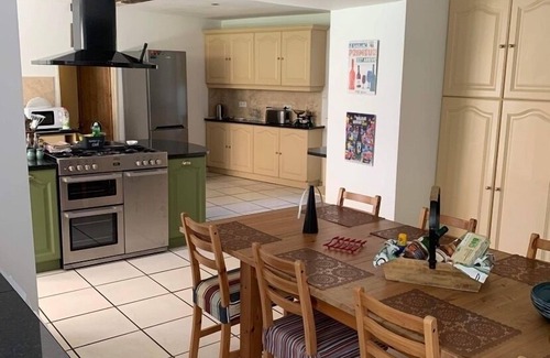 Salerm Maison | Impressive 4* country house with private heated pool and Hot Tub. Sleeps 10.