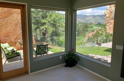 Perry Park Maison | Impressionnant 4BR + Media Rm Larkspur Accueil w / WiFi, terrain de sport et 360 vues Mnt
