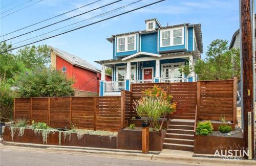 Blackshear-Prospect Hill Maison | Impressive East Austin Gem Home That Has it All