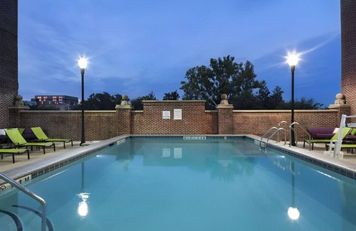 Yamacraw Village Maison | Impressive King Room! Great Location & Service