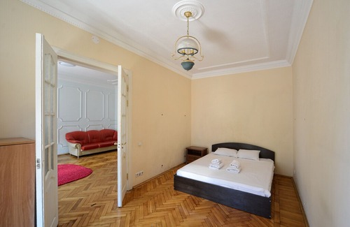Shevchenkivs'kyi District Appartement | 🌏💛💙🇺🇦 in Шевченківський район