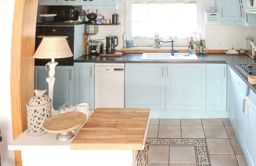 Miedzychod Maison | In a quiet location, near a lake, this beautiful vacation home welcomes you.