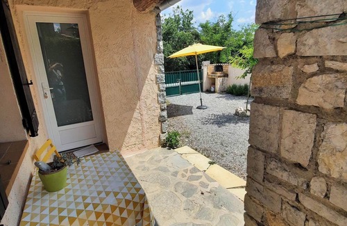 Balazuc Maison | A Balazuc (village classé) : gite 2 p + piscine et rivière !