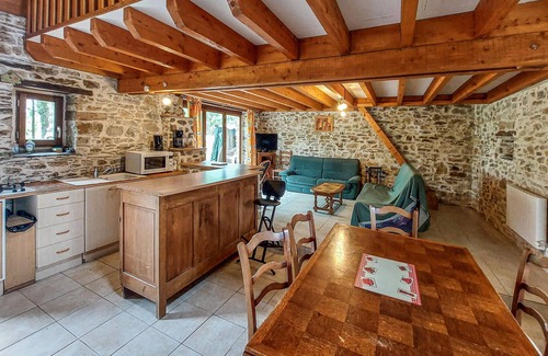 Erbray Maison | In beautiful countryside welcomes you this inviting cottage.