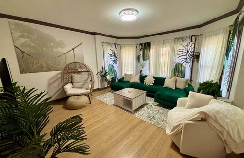 Berwyn Maison | in Berwyn - 3 bedrooms available