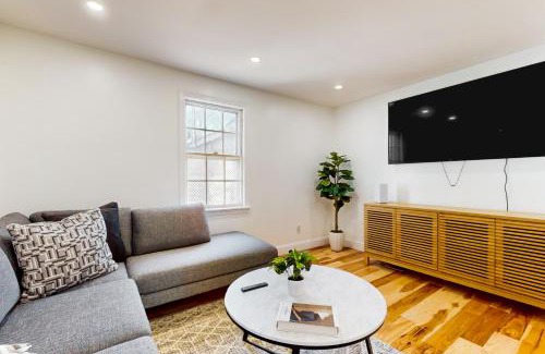 Everett Maison | In-between the Coast and the City