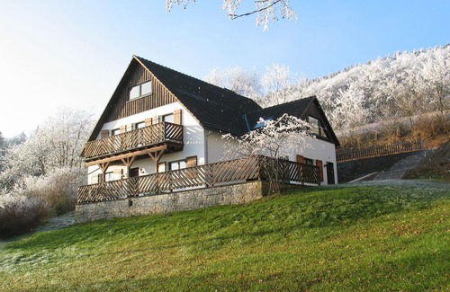 Medebach Villa | In der Waldemei - Sept Chambres Villa, Couchages 16